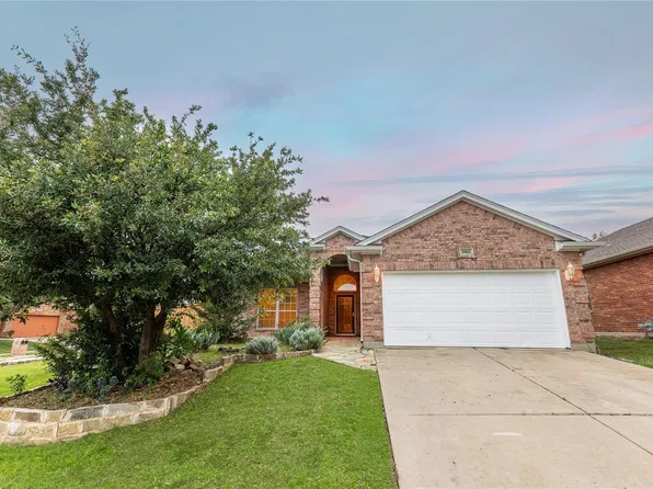 9901 Bend Ct, Fort Worth, TX 76177