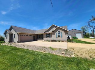 2260 260th Ave, De Witt, IA 52742
