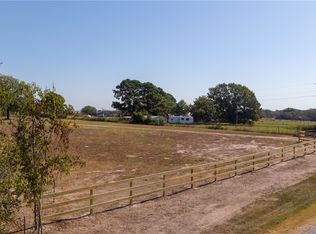 1434 Paradise Way, Navasota, TX 77868