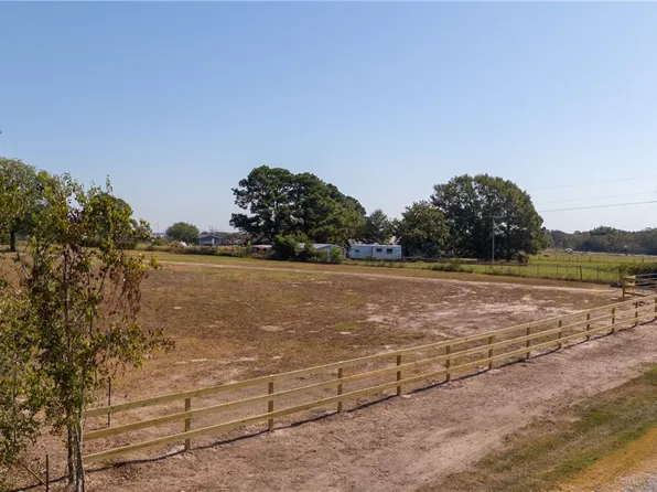 1434 Paradise Way, Navasota, TX 77868