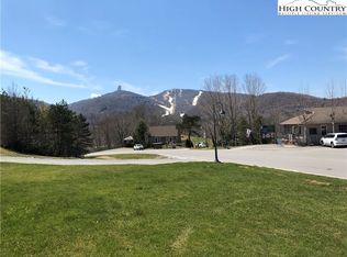 395 Cross Park Dr, Sugar Mountain, NC 28604
