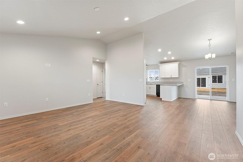 3rd image of 203 Tawsha Street