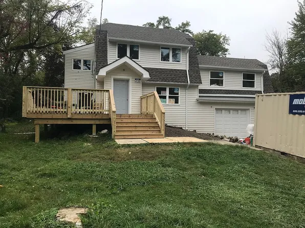11908 McKinley Ave, Palos Park, IL 60464