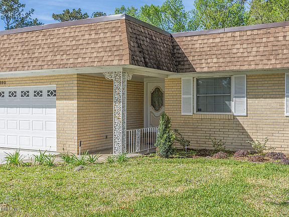 3rd image of 1090 Knoll Dr W