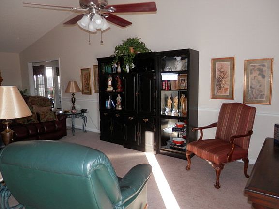 2nd image of 11 Waterford Way SE