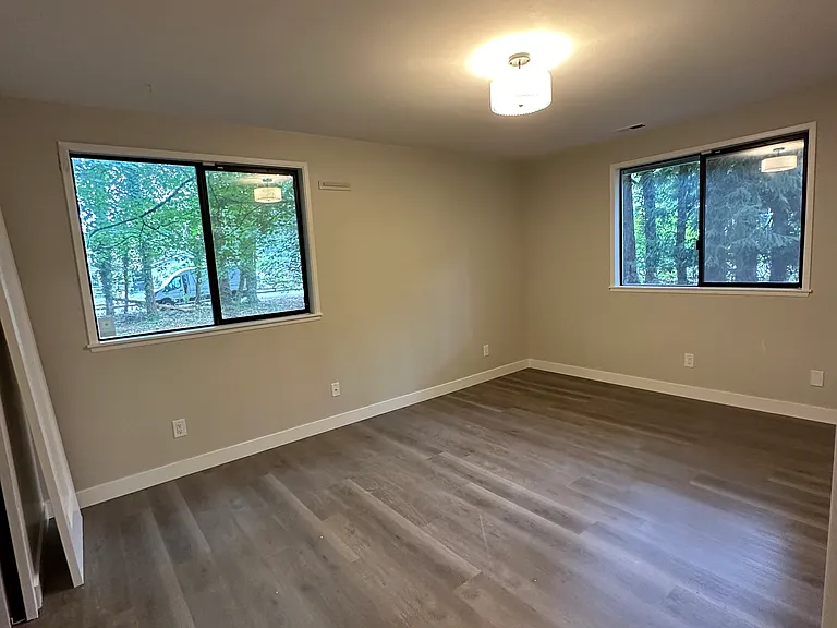 1223 Miller Ave NE — Photo 36