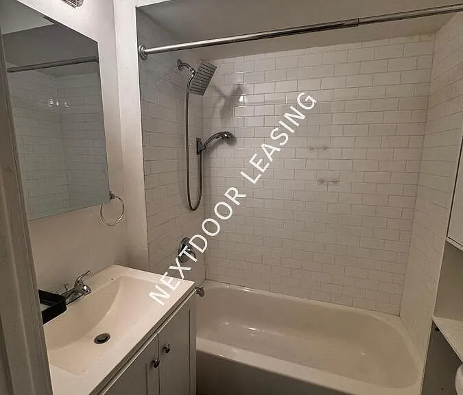 346 Armstrong Ave #2M — Photo 3
