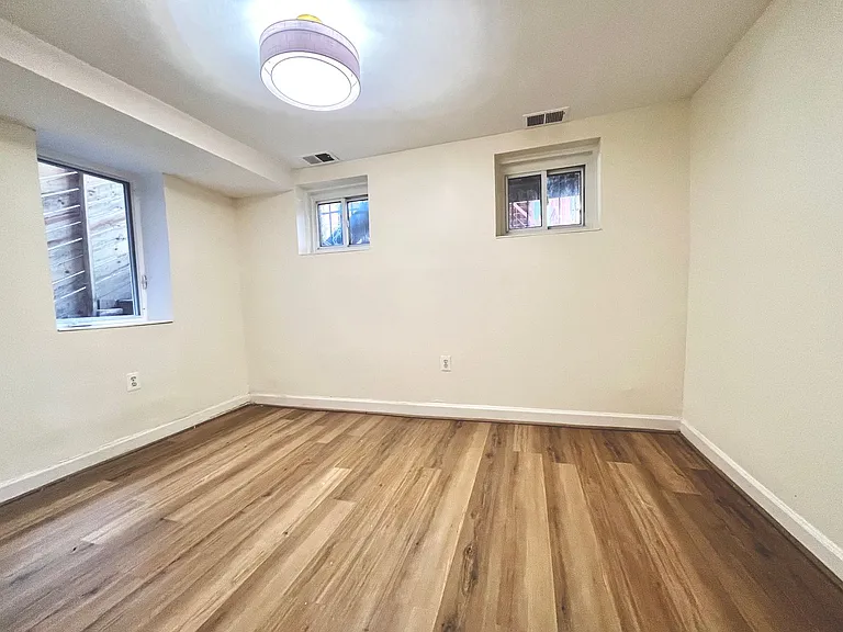 1446 Newton St NW #B — Photo 8
