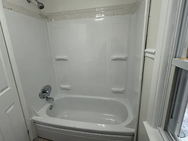 2401 W 2nd St #2 — Photo 10