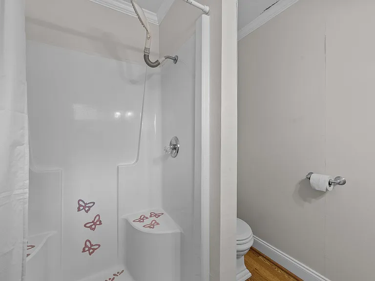 Room 5 Private Bath