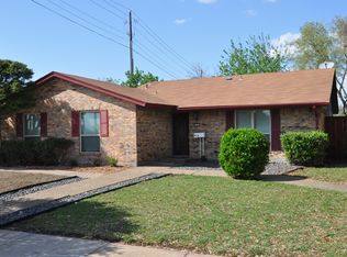 2101 Deerfield Dr, Carrollton, TX 75007