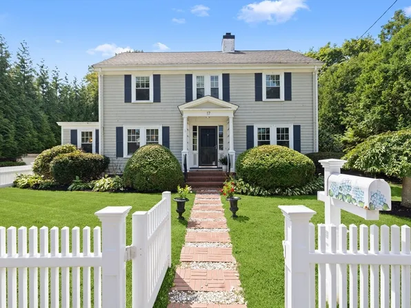 17 Free St, Hingham, MA 02043