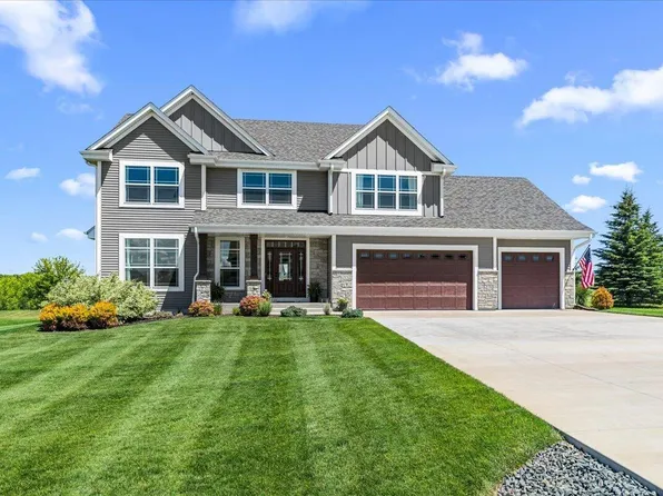 2900 Loretta LANE, West Bend, WI 53090