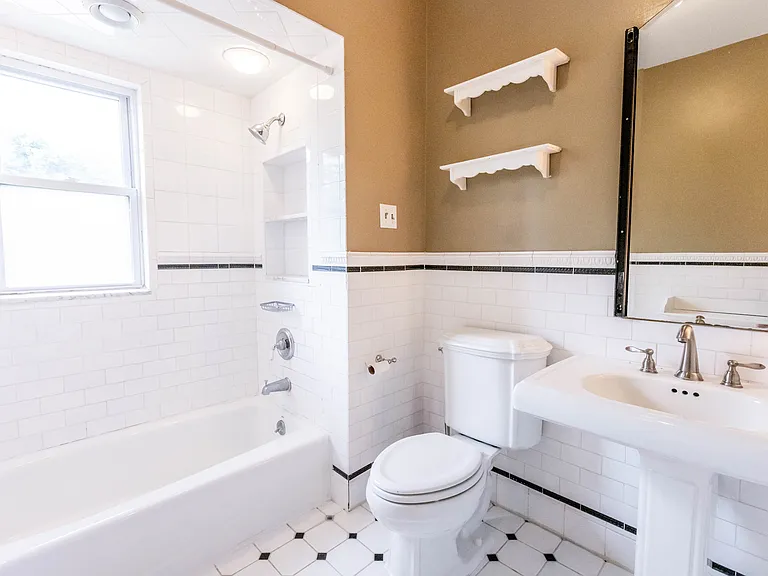 22 Serafin Pl — Photo 40
