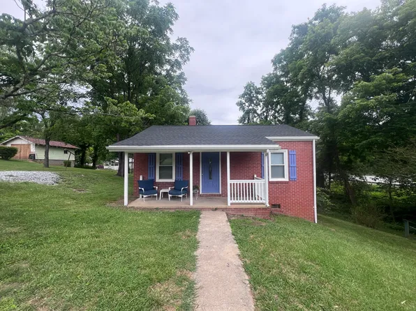 634 Cherry St, Hendersonville, NC 28792