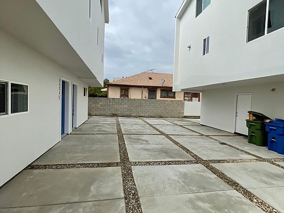 2nd image of 1121 N Berendo St #1121