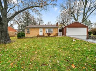 4304 Crestwood St, McHenry, IL 60050