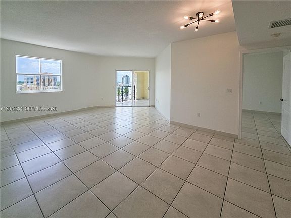 5th image of 1627 SW 37th Ave APT 803