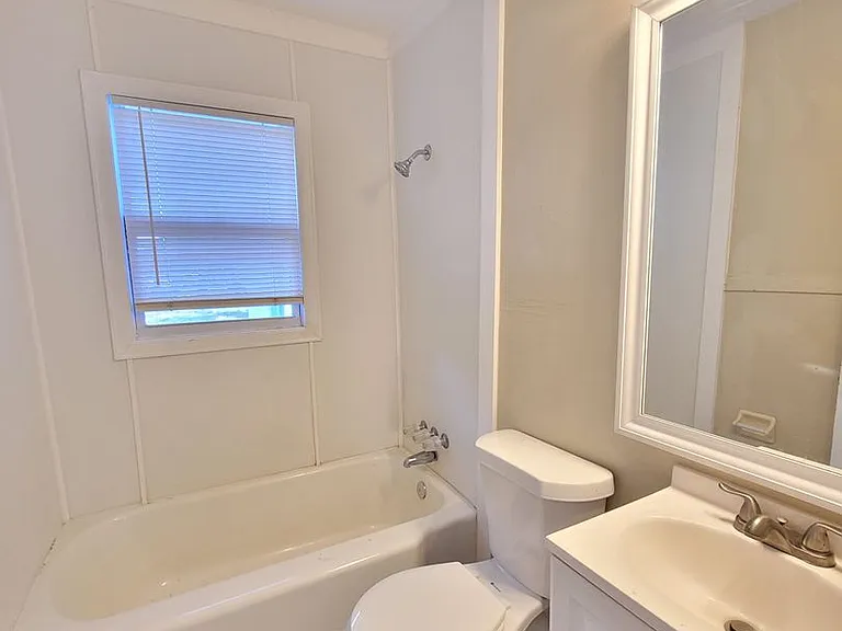 1408 Dexter Ave — Photo 13