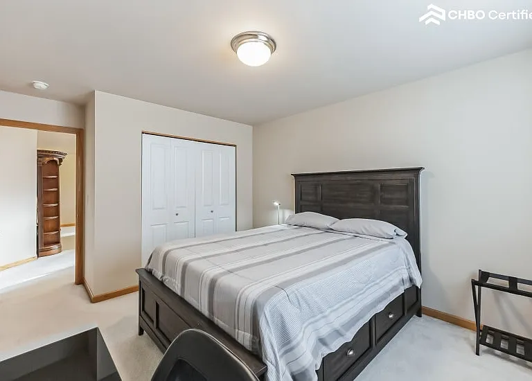 Furnished Queen Bedroom 2