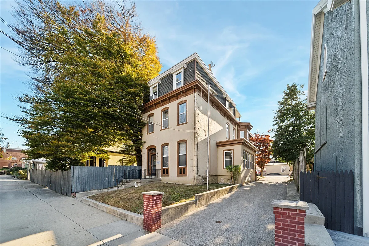 Building Photo - 359 Lyceum Ave