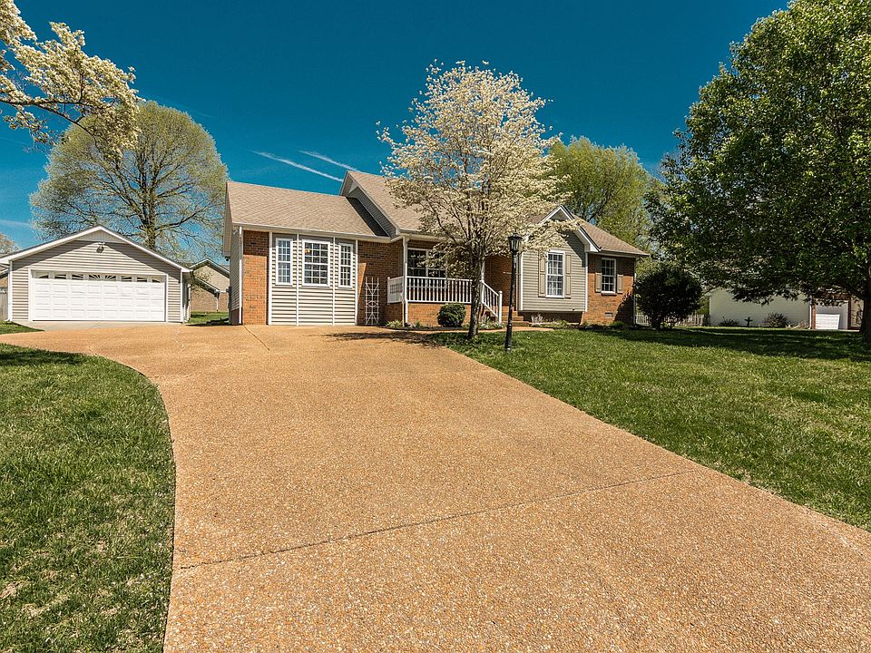 1st image of 168 Honeysuckle Dr