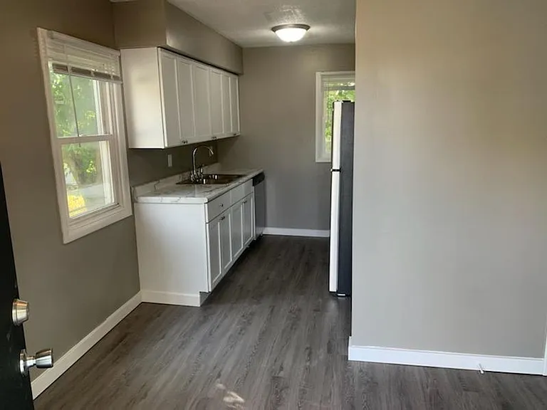 1111 N Philips St — Photo 3