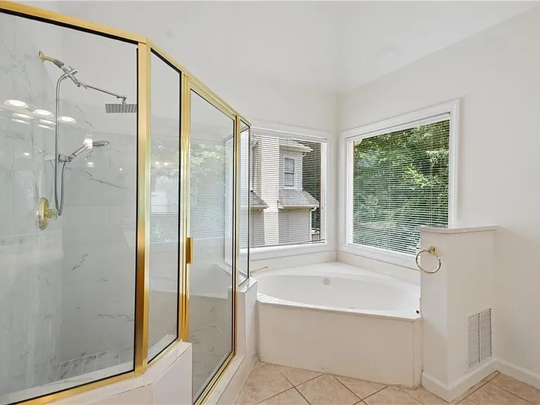 270 Edwardton Ct — Photo 27