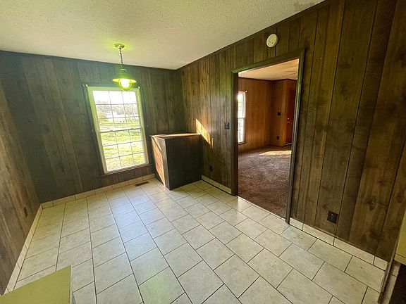 5th image of 2225 Washburn Rd