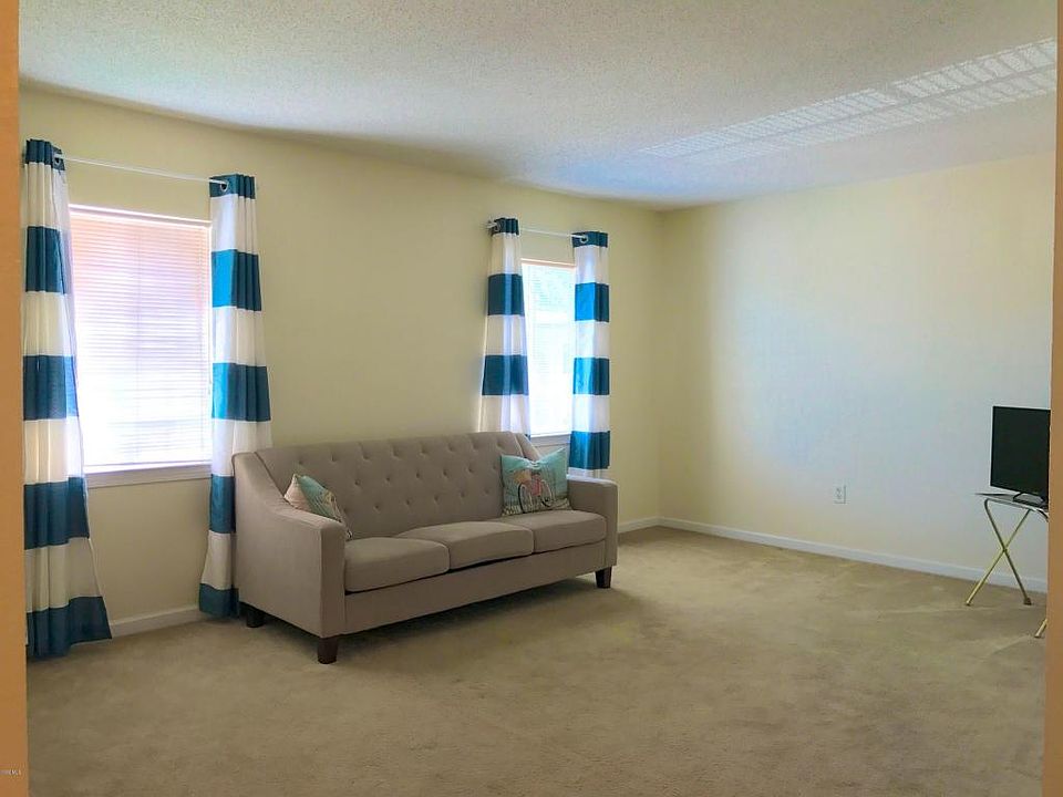 1st image of 245 McDonnell Ave APT 202