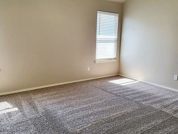5th image of 18120 Viento Dr