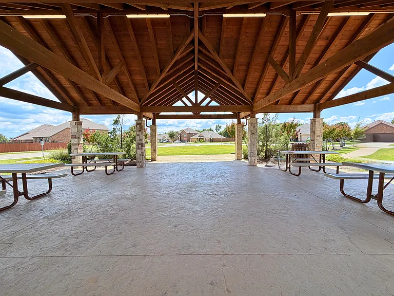 3413 Sabine Dr — Photo 41
