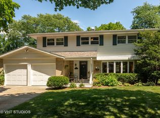 1137 E Juniper Ln, Mount Prospect, IL 60056