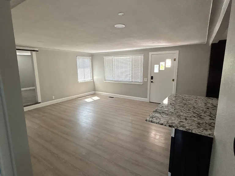 7005 Geneva Ct — Photo 6