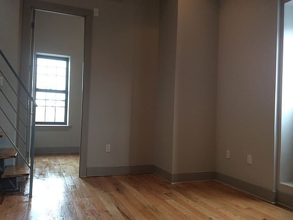 5th image of 294 Bedford Ave