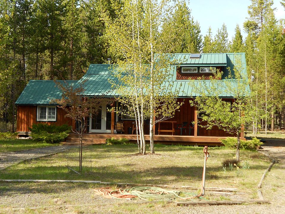 Front of Cabin with Aspen