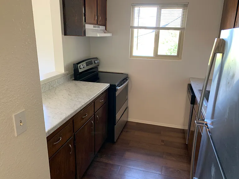 18325 108th Ave NE #15 — Photo 3