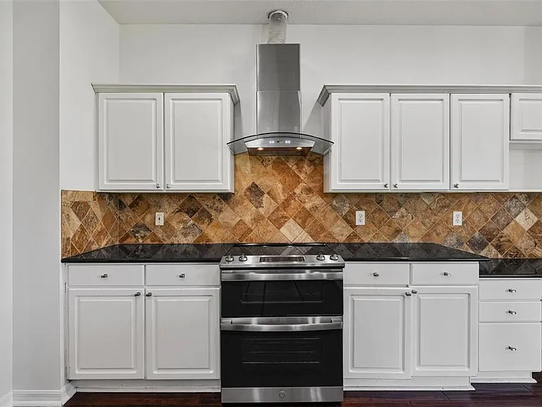 1452 Kensington Woods Dr — Photo 35