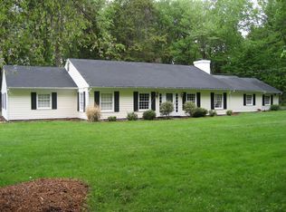 17 Burnt Swamp Rd, Woodbridge, CT 06525