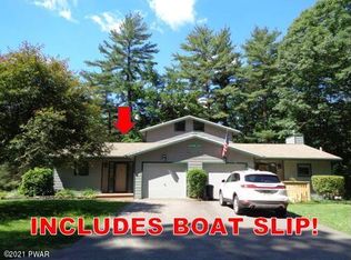502 Mountain View Dr, Paupack, PA 18451
