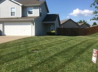 1921 Jackson Dr, Tonganoxie, KS 66086