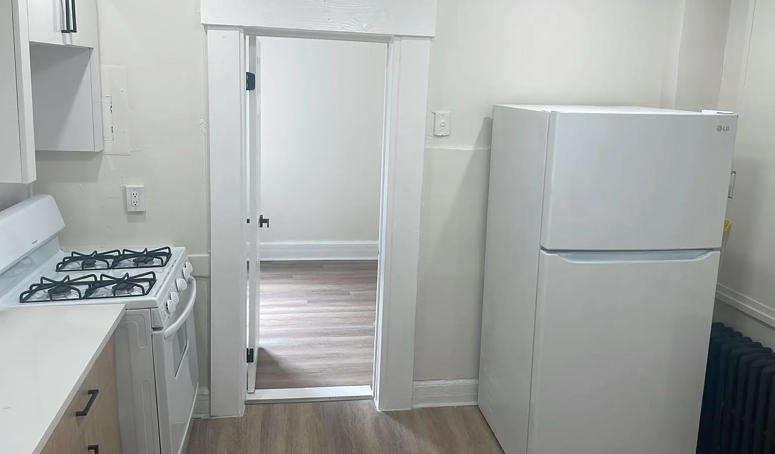3 bed, 1000 sqft, $2,199 — Photo 4