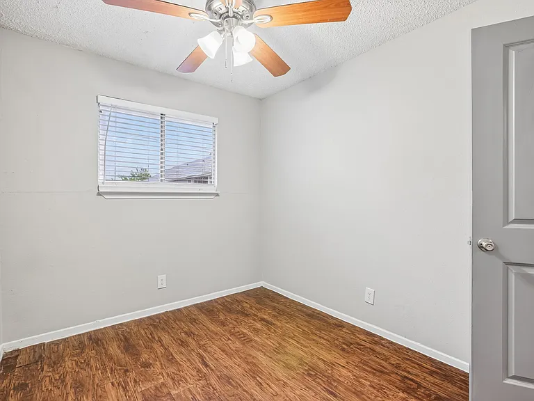 Lamar Place Apartments — Photo 85