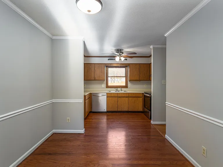 1149 Glendale Dr — Photo 10