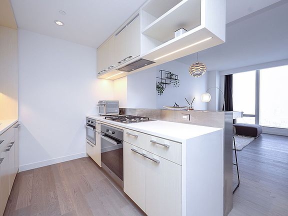 4th image of 250 South St #72G