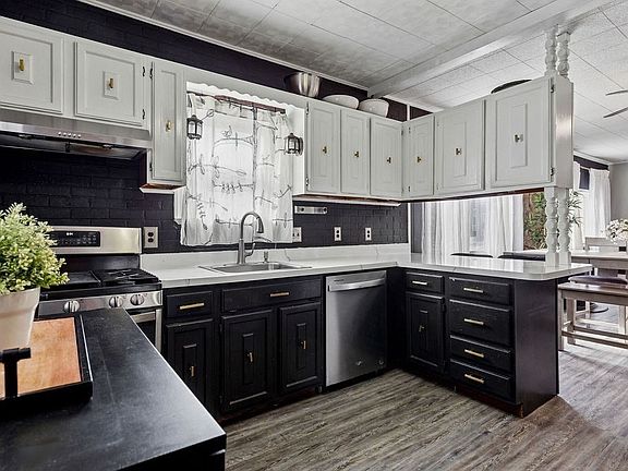 2nd image of 1174 Riverside Ave