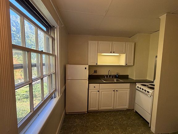 3rd image of 13 Jarves St #3