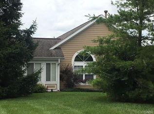 2682 Prestwick Village Cir, Springfield, OH 45503