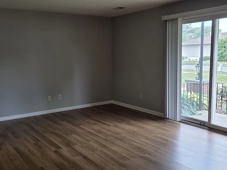 1220 Camellia Dr #1 — Photo 4