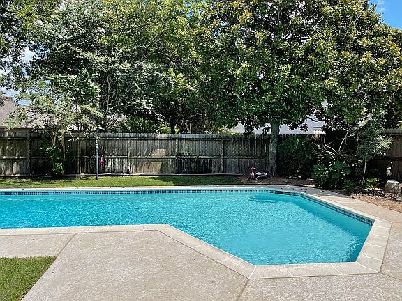 2nd image of 12322 Burgoyne Dr